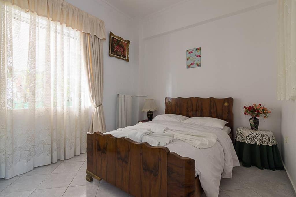 Vintage Style Apartment With Beautiful Backyard Athens Exterior photo